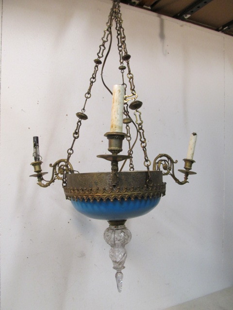 lot 17 image: Old Vintage 3-Arm Hanging Lamp