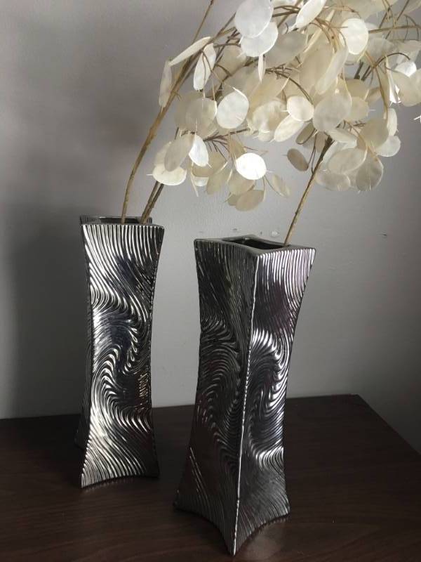 Silver decor pedestals