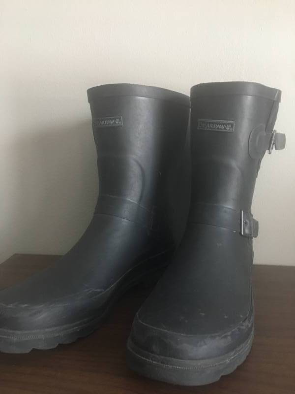 Bearpaw Charlie Rain Boots womens 10