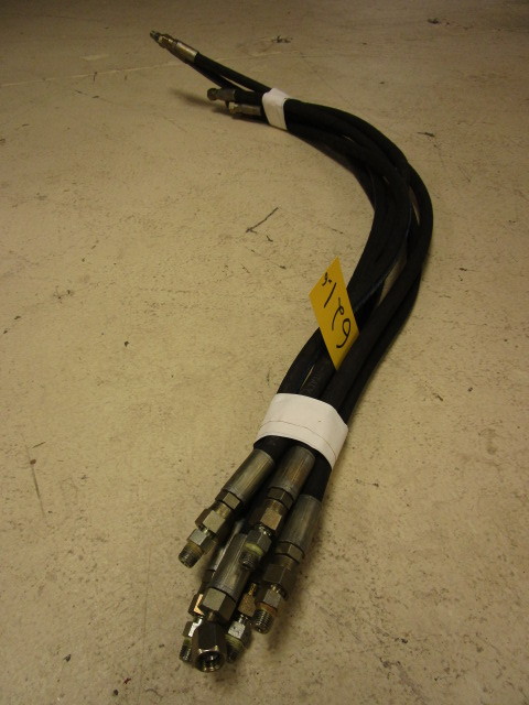 HYDRAULIC HOSES W FITTINGS