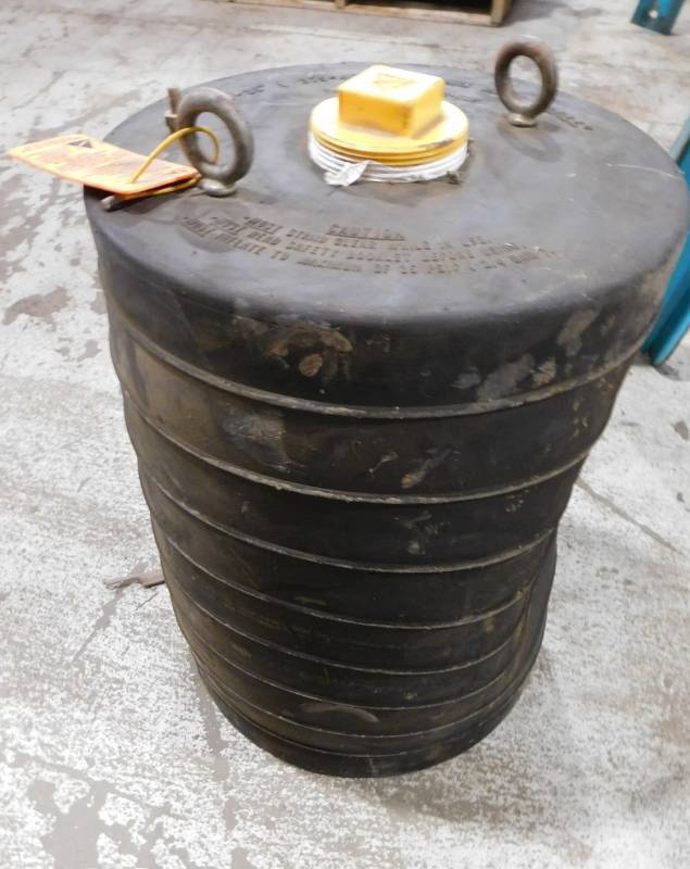 lot 15 image: Hazard Lights & Industrial Pipe Plug