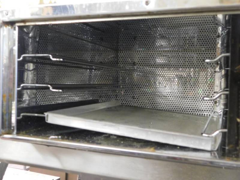 lot 45 image: Otis Spunkmeyer Cookie Oven -1