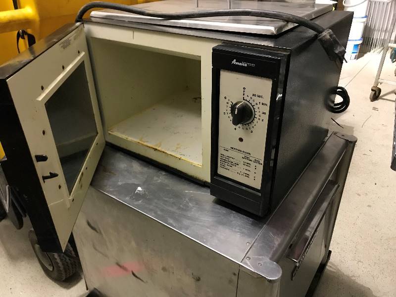 lot 39 image: Amana Digital Microwave Oven  - 120 Volts - 1200 Watts - 21.5 x 19.5 x 15 - NSF Approved