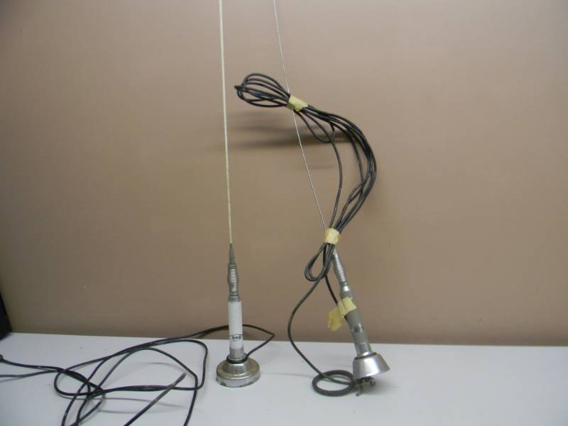 2 VINTAGE KRACO CB/RADIO WHIP ANTENNAS WITH CORDS SEE PICTURES! ANTIQUE / VINTAGE MAN CAVE