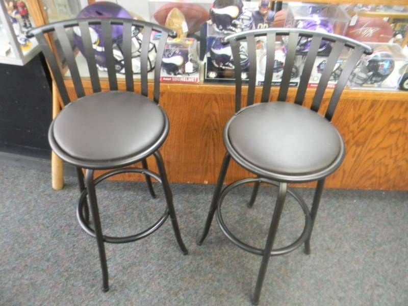 lot 39 image: SET OF 2 PROFESSIONALLY RECOVERED BAR STOOLS - NICE METAL SWIVEL WITH BACK APPROX 30 TO TOP OF SEAT - SEE PICTURES