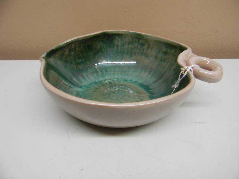 lot 59 image: Stangl Pottery Leaf Shape Dish Bowl Mid-Century Terra Rose Gray & Green #3788 - SEE PICTURES