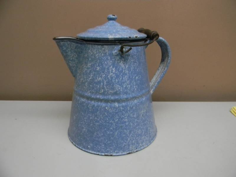 lot 67 image: VINTAGE PORCELAIN ENAMELWARE KETTLE LARGE RARE LIGHT BLUEWHITE SPECKLES COFFEE POT - SEE PICTURES