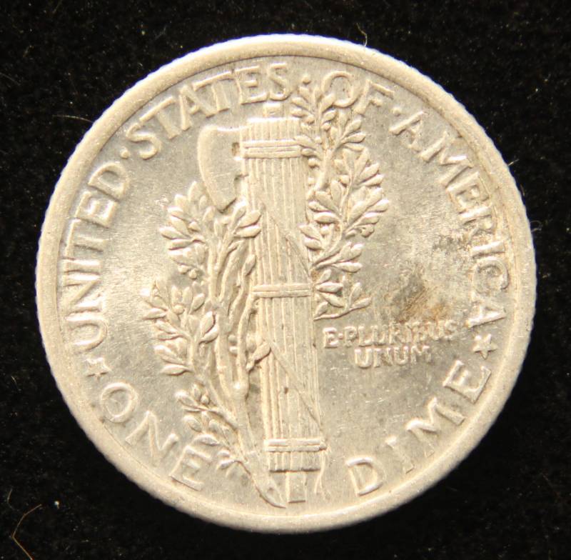 lot 24 image: 1917 MERCURY SILVER DIME IN HIGHER GRADE