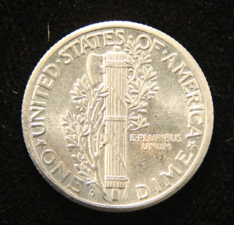 lot 37 image: 1944-D MERCURY SILVER DIME BU-UNC