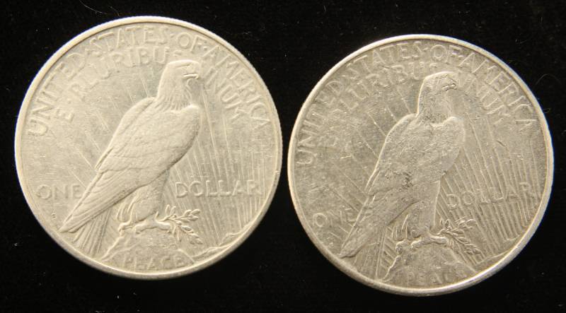lot 52 image: GROUP OF 2 PEACE DOLLARS BOTH 1922-S