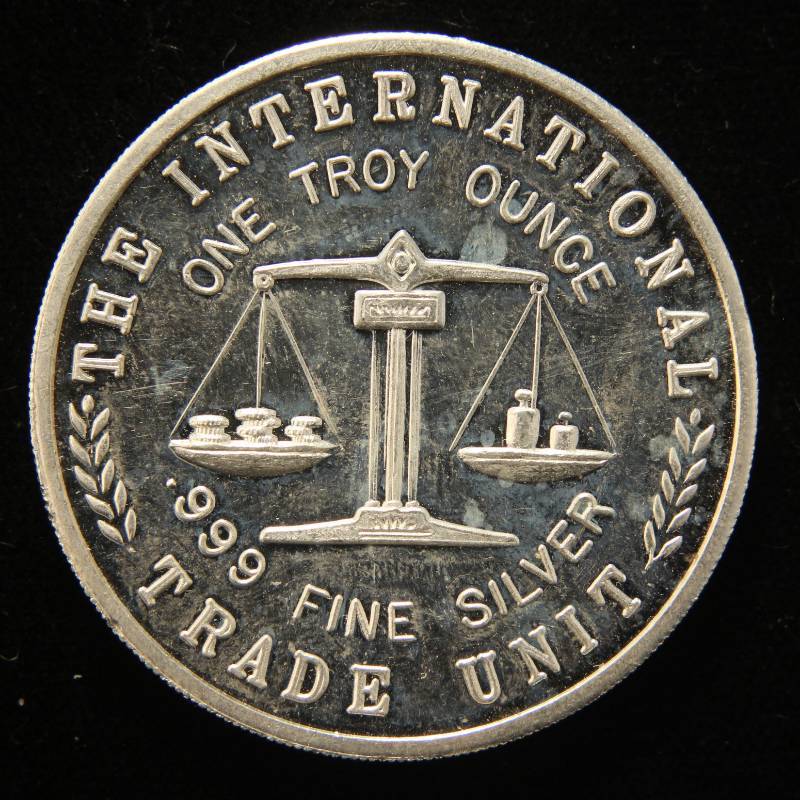 lot 53 image: 1 TROY OZ. .999 FINE SILVER BUFFALO DESIGN