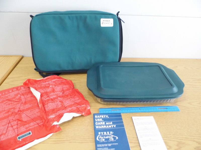lot 6 image: Pyrex Portable