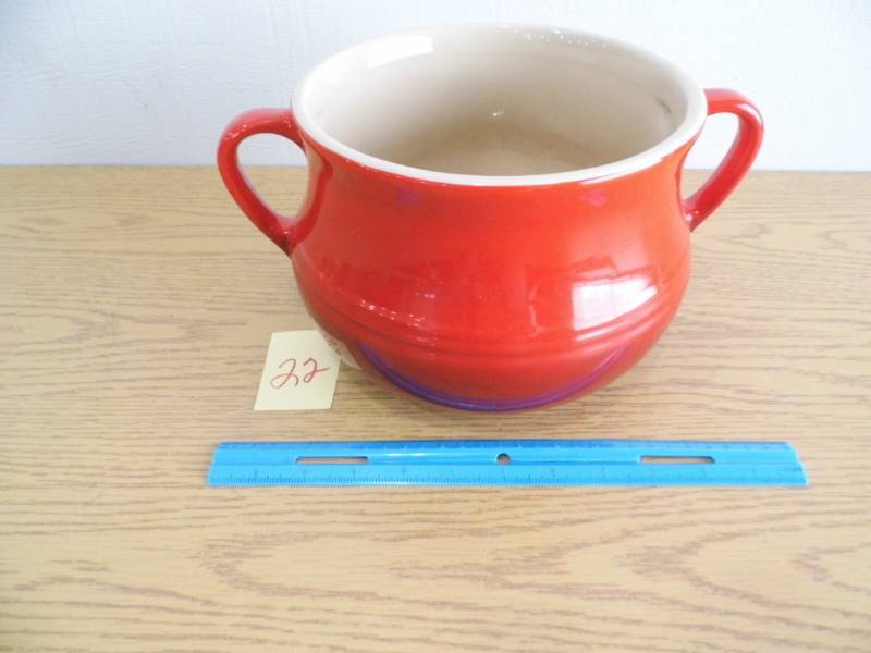 lot 22 image: LeCreuset Crock