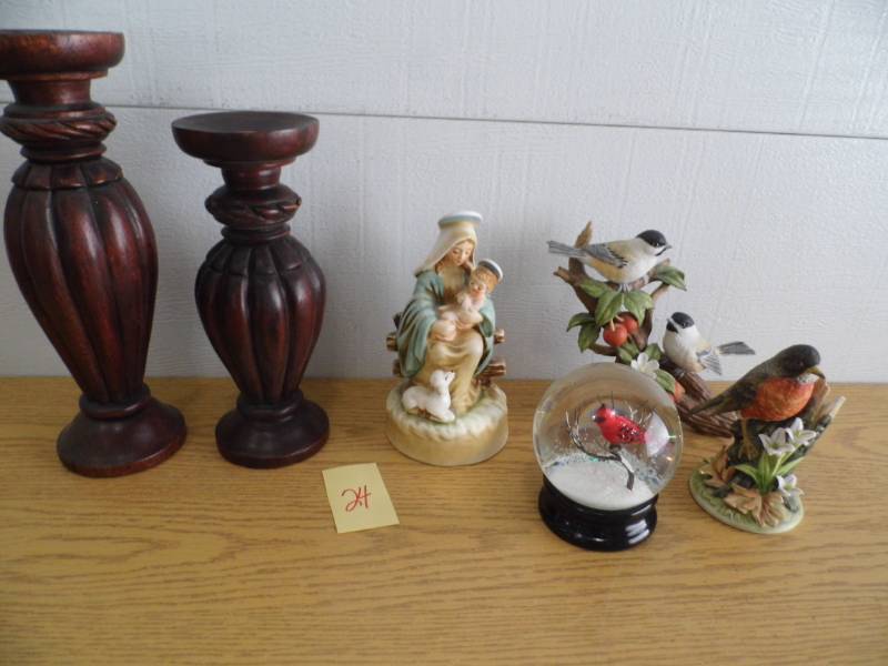 lot 24 image: Birds - Wood Candle Holders