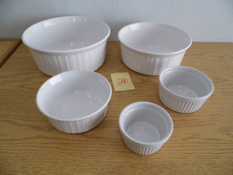 lot 26 image: Corningware