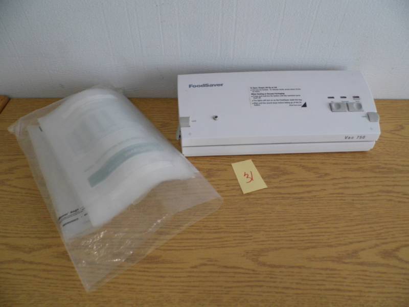 lot 31 image: Food Saver Vacuum Sealer