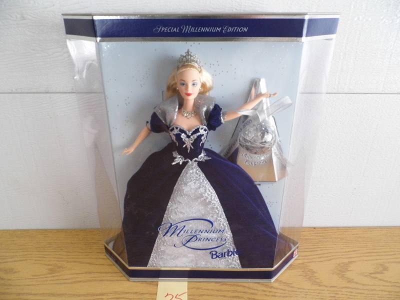 lot 35 image: Collector Barbie