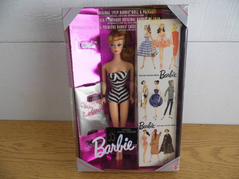 lot 38 image: Collector Barbie