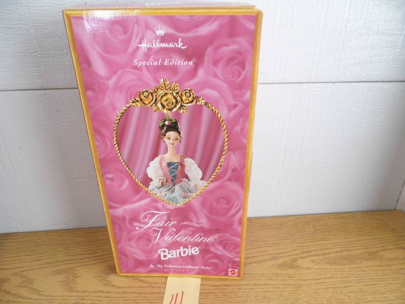 lot 41 image: Collector Barbie