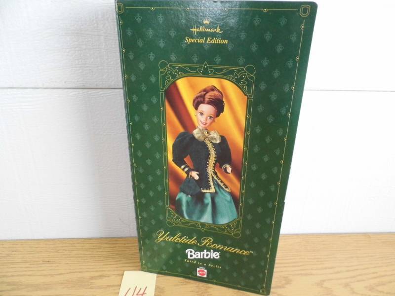 lot 44 image: Collector Barbie