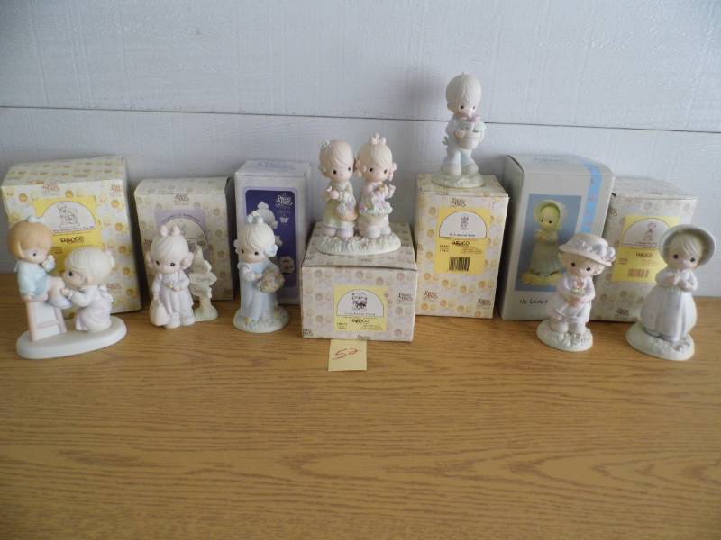 lot 52 image: Precious Moments  Jonathon David Figurines