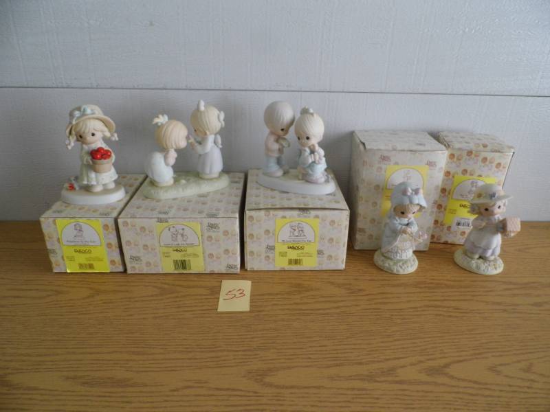 lot 53 image: Precious Moments  Jonathon David Figurines
