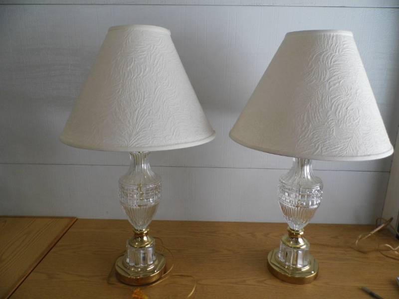 lot 67 image: Pair of Crystal Lamps w Shades