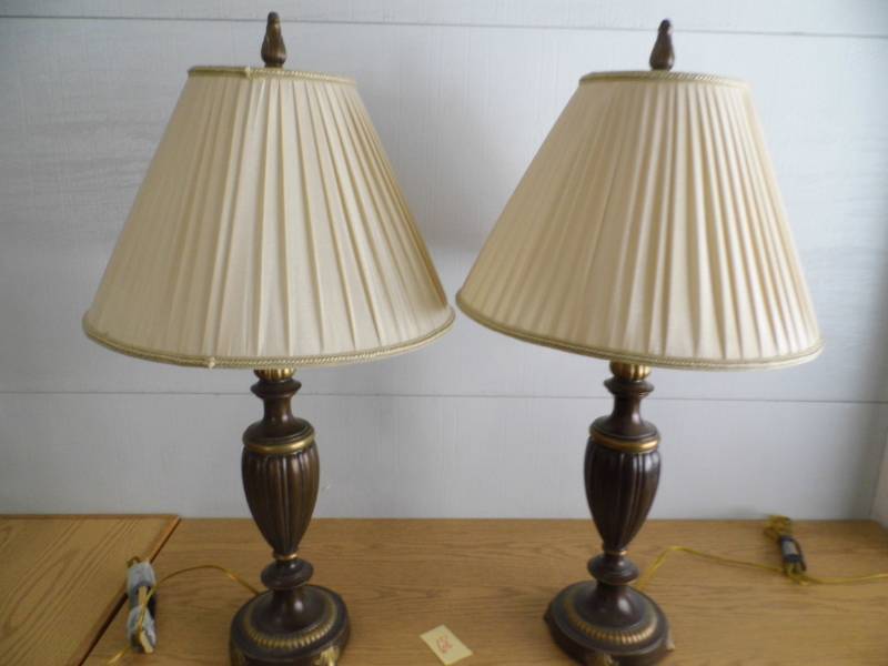 lot 68 image: Pair of Metal Lamps w Shades
