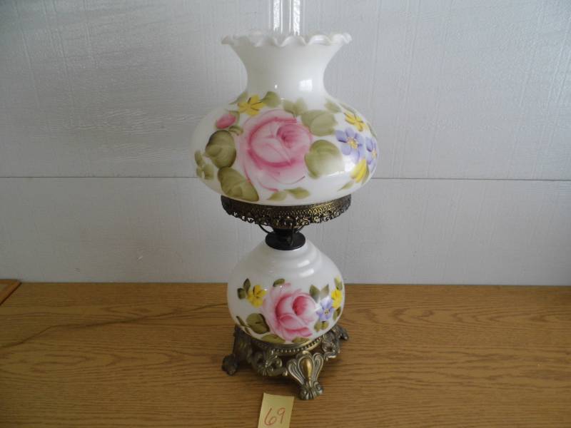 lot 69 image: Hurricane Lamp