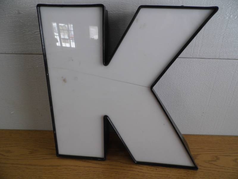 lot 90 image: LED Letter K