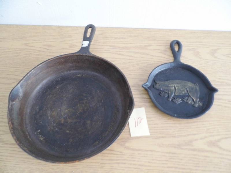 lot 112 image: Lot of 2 Cast Iron Frying Pans