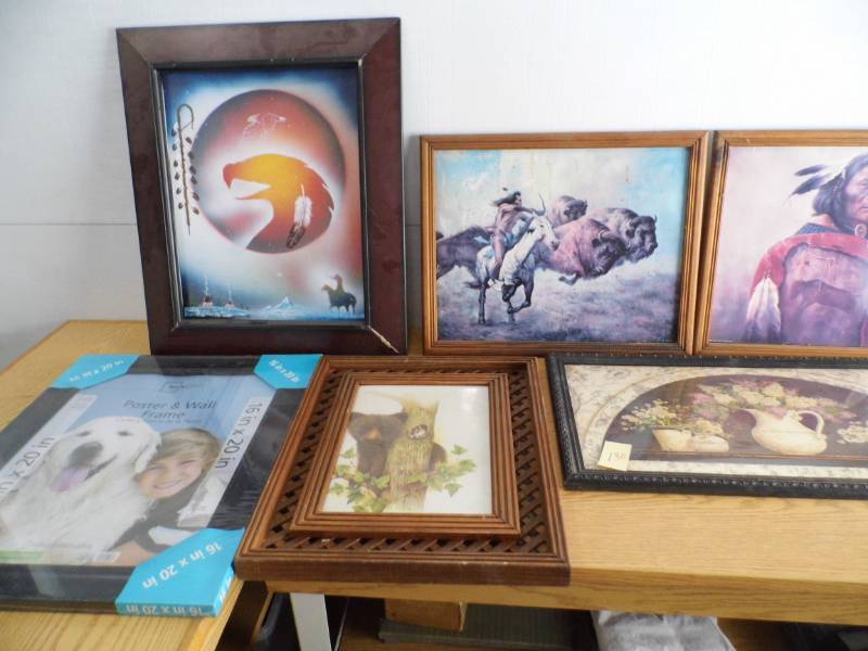 lot 130 image: Art - Poster Frame