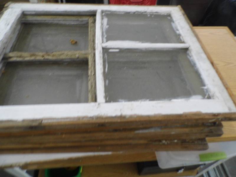 lot 151 image: Lot of 7 Vintage Windows for Projects