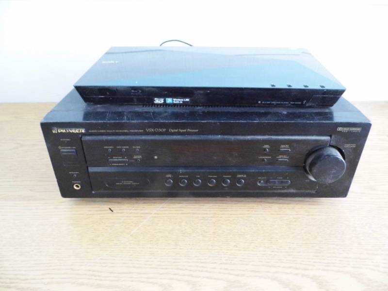 lot 155 image: Pioneer Receiver - Sony Blu Ray