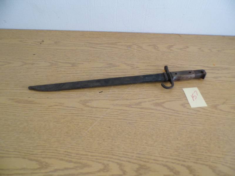 lot 157 image: Knife