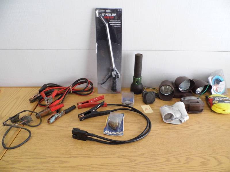 lot 162 image: Blow Gun - Jumper Cables