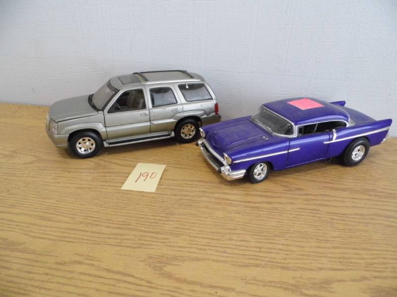 lot 190 image: Lot of 2 Die Cast Vehicles