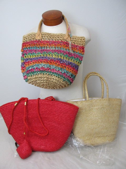 lot 42 image: Group of 3 Straw TotesPurses