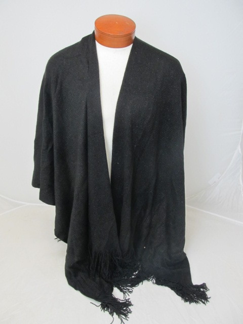 lot 102 image: BRAND NEW Beautiful Lurex Knit Ruana - Black