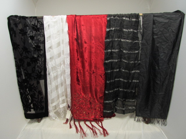 lot 123 image: Womens Fashionable Scarves -Silk, Fringed, Patterned, etc.