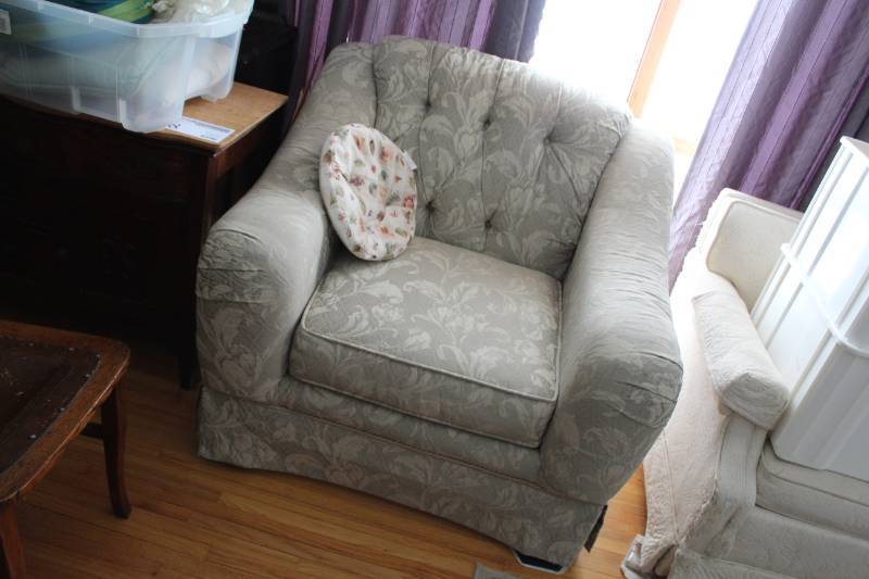 lot 20 image: Living Room Easy Chair