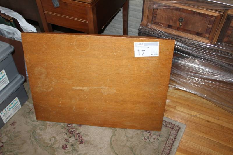 lot 17 image: Wood Dining Table