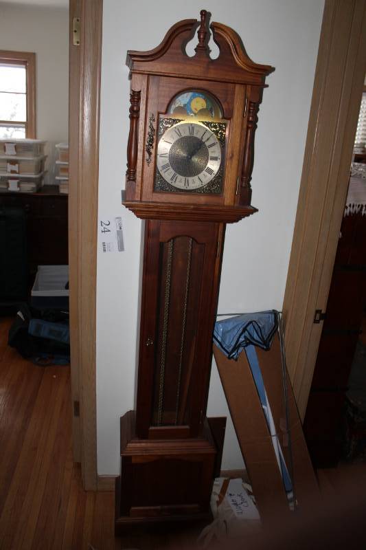 lot 24 image: Grandfather Clock