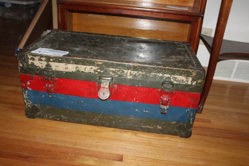 lot 37 image: Wood Chest