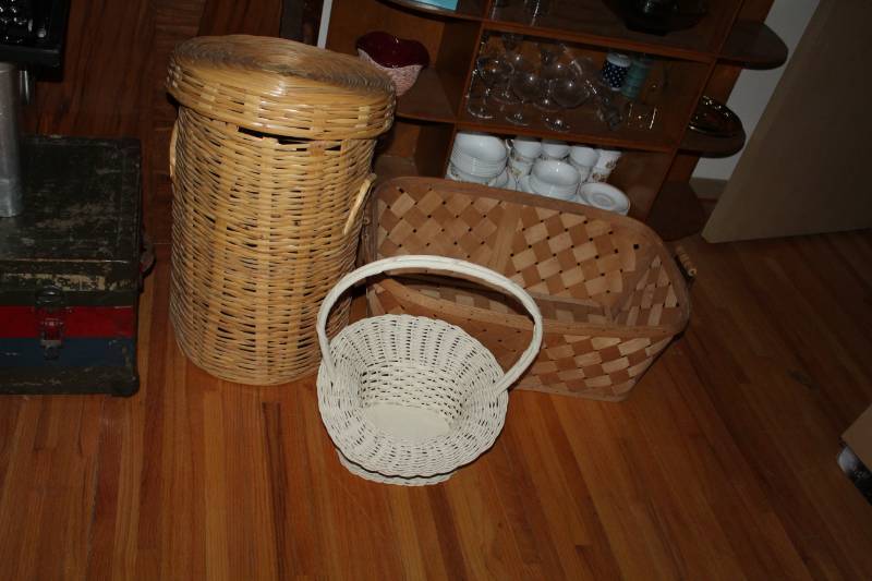 lot 47 image: Wicker Baskets - Easter Basket, Picnic Basket, Basket with Lid