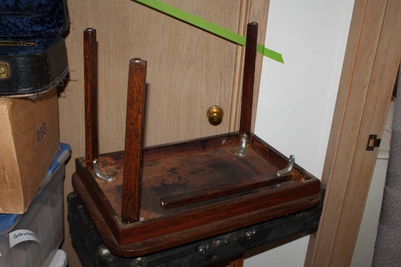 lot 49 image: Wood Table
