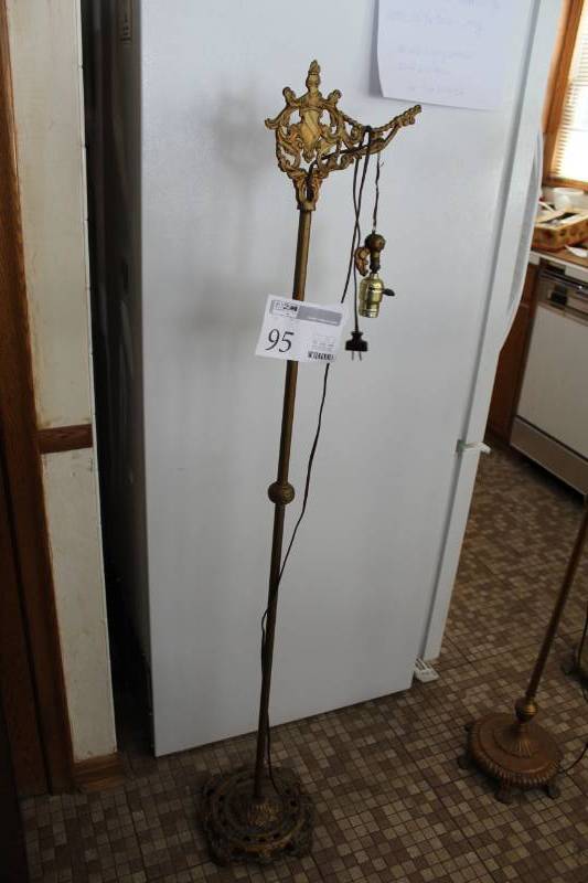 lot 95 image: Floor Lamp