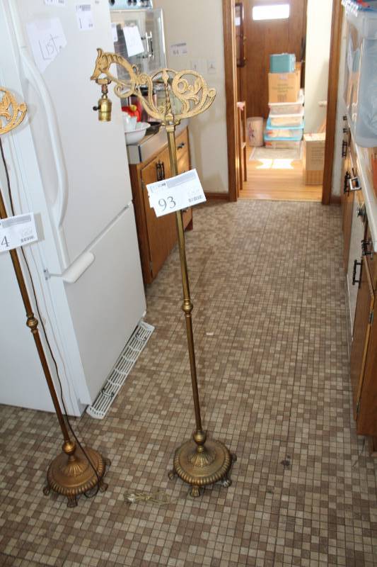 lot 93 image: Floor Lamp