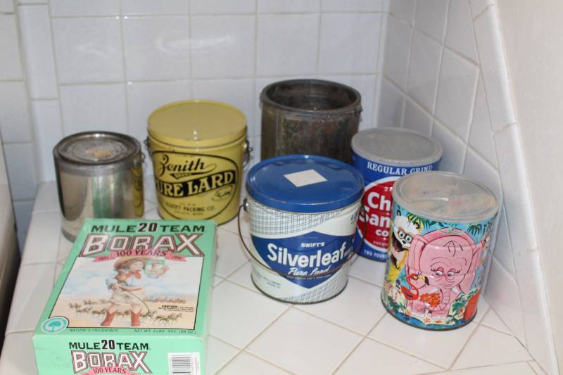 lot 84 image: Old Lard and Coffee Tin Containers with Lids