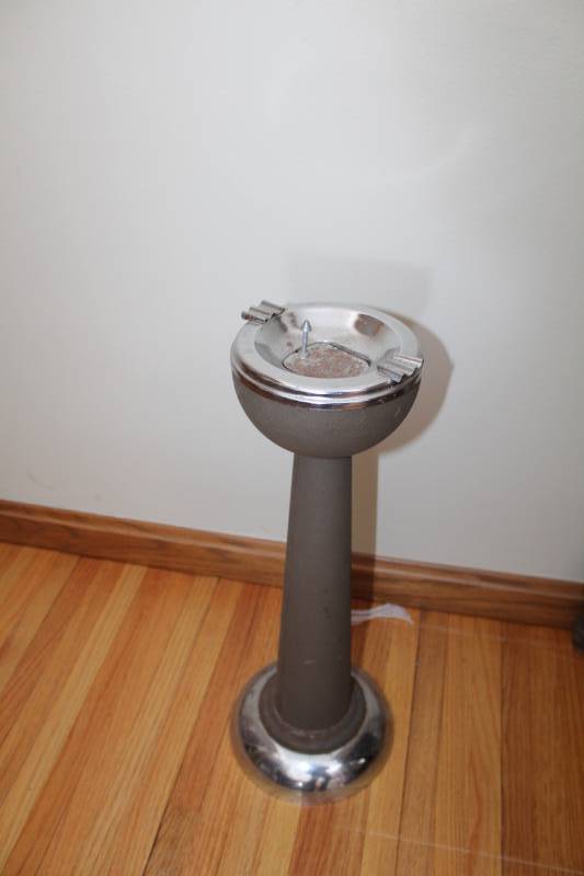 lot 104 image: Ash Tray Floor Stand